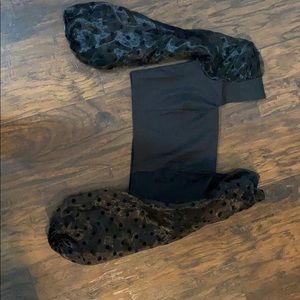 Black puff sleeves crop top